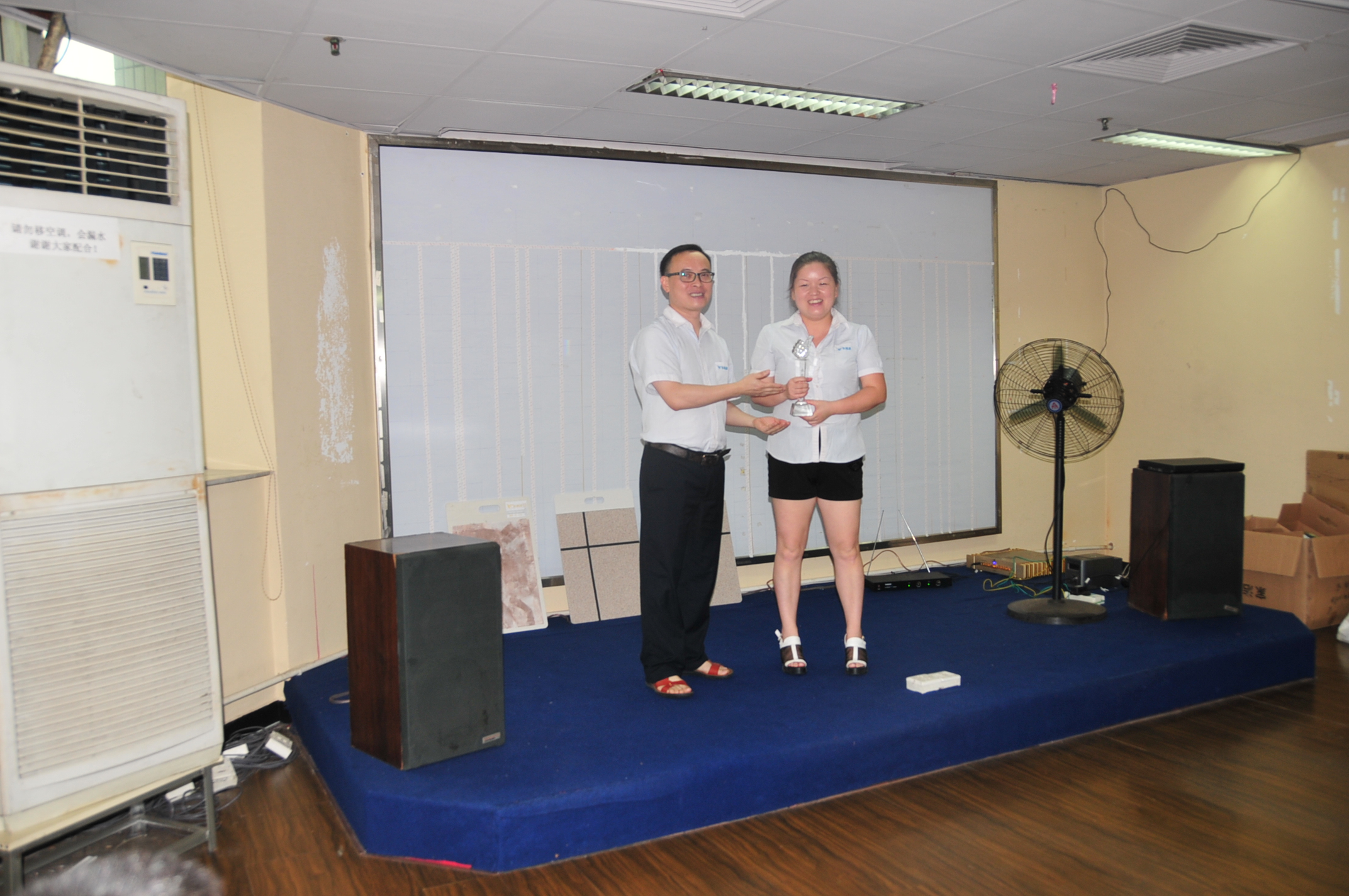 友情漆用信心和堅持,成就目標的達成 友情漆用信心和堅持,成就目標的達成